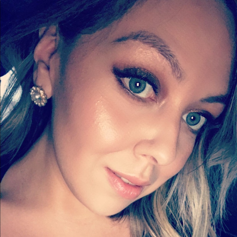 Meet your Posher, Cynthia!